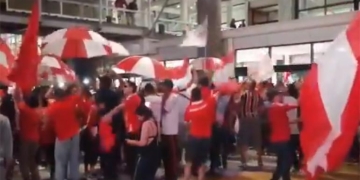 ¡Impresionante recibimiento a América de Cali en Santiago de Chile!