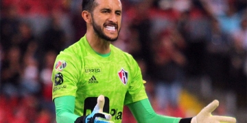 Igual que en Deportivo Cali: Camilo Vargas sigue atajando penaltis en México