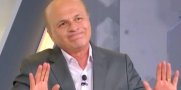 Carlos Antonio Vélez celebra el éxito de WIN Sports +