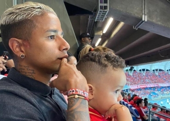 Yesus Cabrera vivió el clásico desde la tribuna
