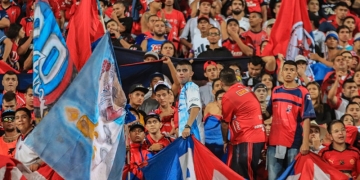 Hinchas del DIM que están en Argentina piden ayuda a la Cancillería para regresar a Colombia