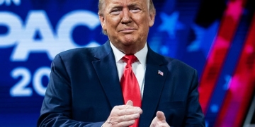 Más de 244 mil contagiados y 5 mil muertos por COVID-19 en Estados Unidos