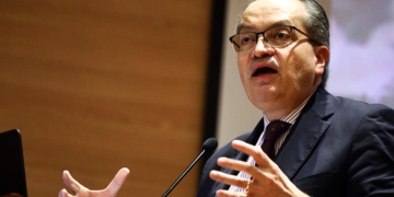 Procurador Fernando Carrillo: «Números que conocemos hoy de infectados por COVID-19 no son reales»