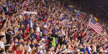 Estadounidenses regresarán a los estadios solo con la vacuna para el COVID-19