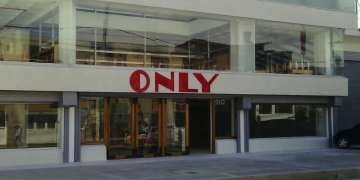 ¿Cómo pedir un domicilio por WhatsApp en Almacenes Only?