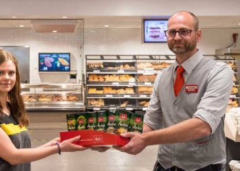 Empleados del Borussia Dortmund fueron cedidos a cadena de supermercados