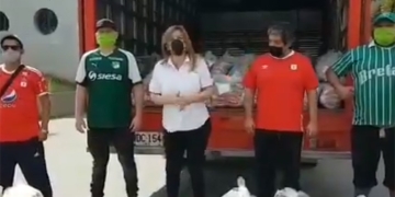 Hinchas de Deportivo Cali y América reciben juntos mercados de la Gobernación del Valle