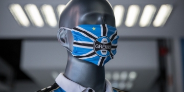 Gremio de Porto Alegre lanzó tapabocas personalizados