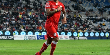 Críticas a Felipe Pardo por organizar fiesta y no acatar recomendación de las autoridades