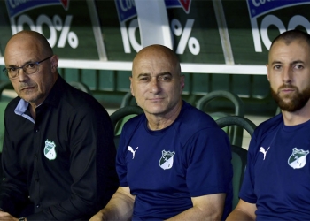 Deportivo Cali confirmó la desvinculación del Asistente Técnico de Alfredo Arias