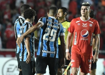 Positivo en coronavirus para un futbolista de Gremio, ¡que jugó contra América de Cali!