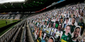 Los hinchas de cartón que estrenó Borussia Mönchengladbach en la Bundesliga