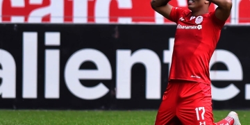 Críticas a Felipe Pardo por organizar fiesta y no acatar recomendación de las autoridades