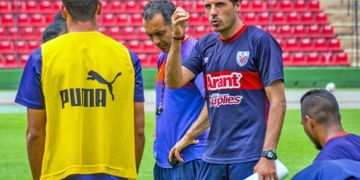 Juan Cruz Real y una versión que dice que es el DT de América de Cali hace 2 meses