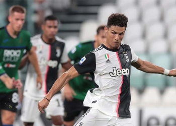 ¿Penaldo? Cristiano Ronaldo iguala un récord marcando de penalti en la Serie A