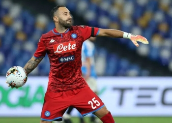 Napoli confirma: «Los controles realizados a David Ospina dieron resultados negativos»