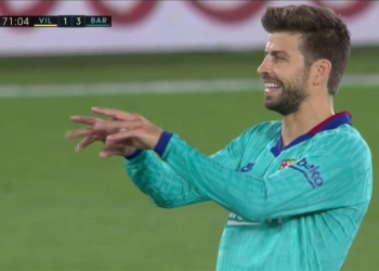 Gestos de Gerard Piqué cuando el VAR entró en acción