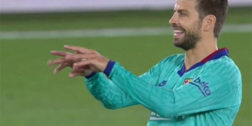 Gestos de Gerard Piqué cuando el VAR entró en acción
