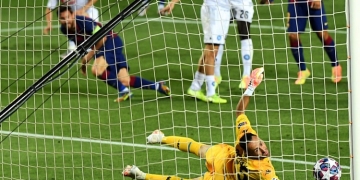 Napoli, de David Ospina, perdió con Barcelona y se despidió de la Champions League 2019-20