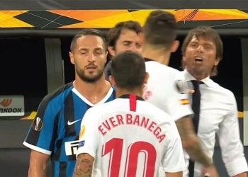 ¡Pelea en la final de la Europa League! “Quería ver si era una peluca”