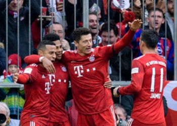 El día en que hinchas del Bayern eligieron a James Rodríguez sobre Gnabry y Lewandowski