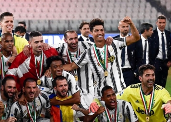 Juan Guillermo Cuadrado festejó su tercer título con Cristiano Ronaldo de compañero