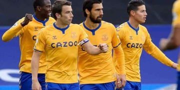 La importancia de James en Everton, según Gary Neville