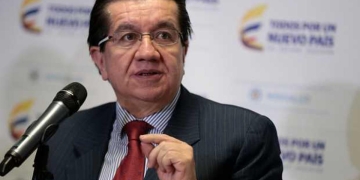 Las primeras dosis de la vacuna contra el coronavirus en Colombia serán para población de alto riesgo