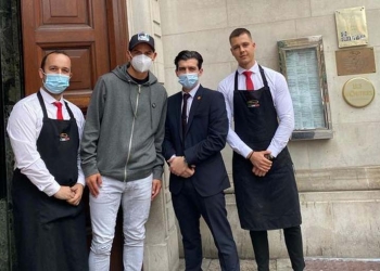 Restaurante en Inglaterra: “Un placer darle la bienvenida a James Rodríguez”