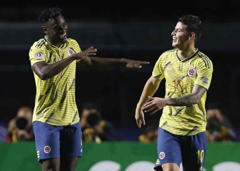 Duván Zapata al nivel de James en la Champions League