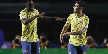 Duván Zapata al nivel de James en la Champions League