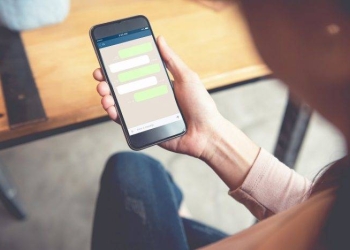 El truco para escribir de forma transparente en WhatsApp