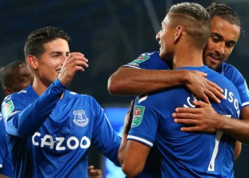 Everton vs. Brighton en vivo. James Rodríguez, titular