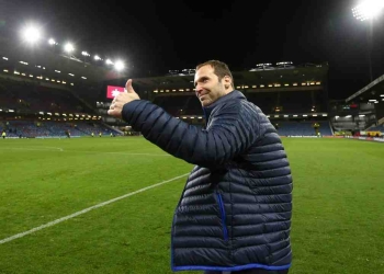 Petr Cech ahora es directivo y jugador en el Chelsea