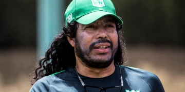 René Higuita y su video viral acariciando una gallina ¡Hubo explicación!