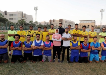 Faiza Heidar, primera mujer en dirigir un equipo masculino en Egipto