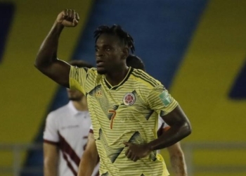 Duván Zapata y su primer gol en Eliminatorias