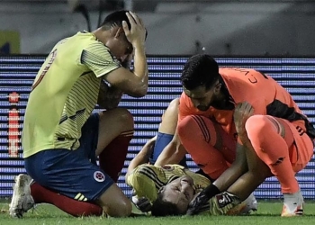 ¡Santiago Arias y la lesión en un partido que jugó por otra lesión!