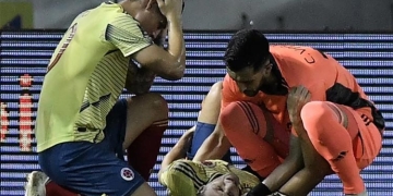 ¡Santiago Arias y la lesión en un partido que jugó por otra lesión!