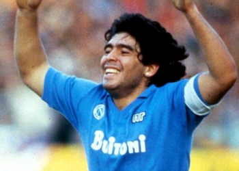 Ahora es el momento de las lágrimas Napoli