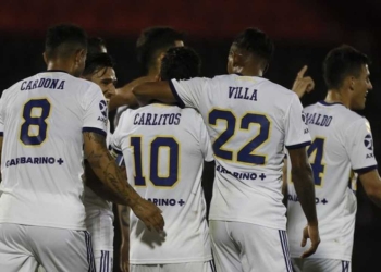 Con los 4 colombianos, Boca derrotó a Newells. Hubo asistencia de Cardona