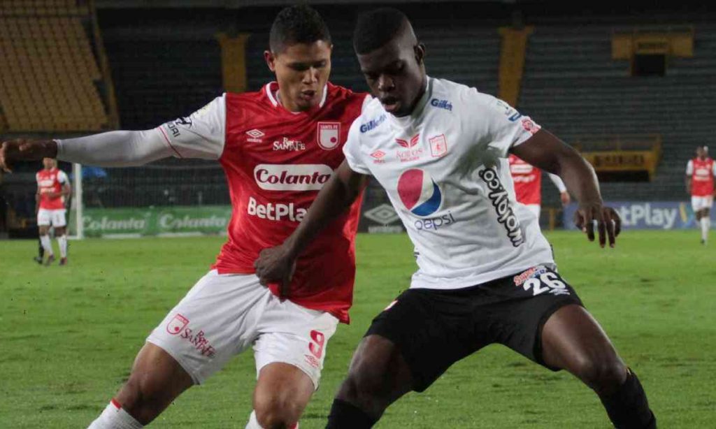 En un partido sin emociones, América eliminó a Santa Fe en penales