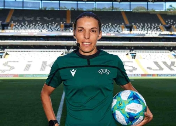Frappart, la primer mujer que arbitrará un partido de Champions