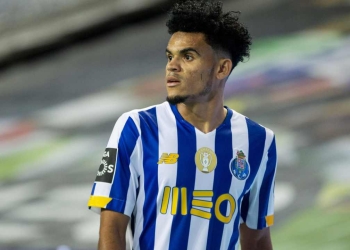 Luis Díaz sigue 'on fire' ¡Golazo de chilena con el Porto!
