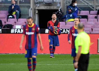 ¿Multa para el Barcelona por homenaje de Messi a Maradona?