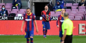 ¿Multa para el Barcelona por homenaje de Messi a Maradona?