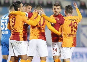 Varios contagios por COVID-19 en el Galatasaray de Falcao García