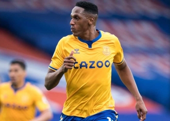 Siguen las críticas para Yerry Mina, esta vez con Everton