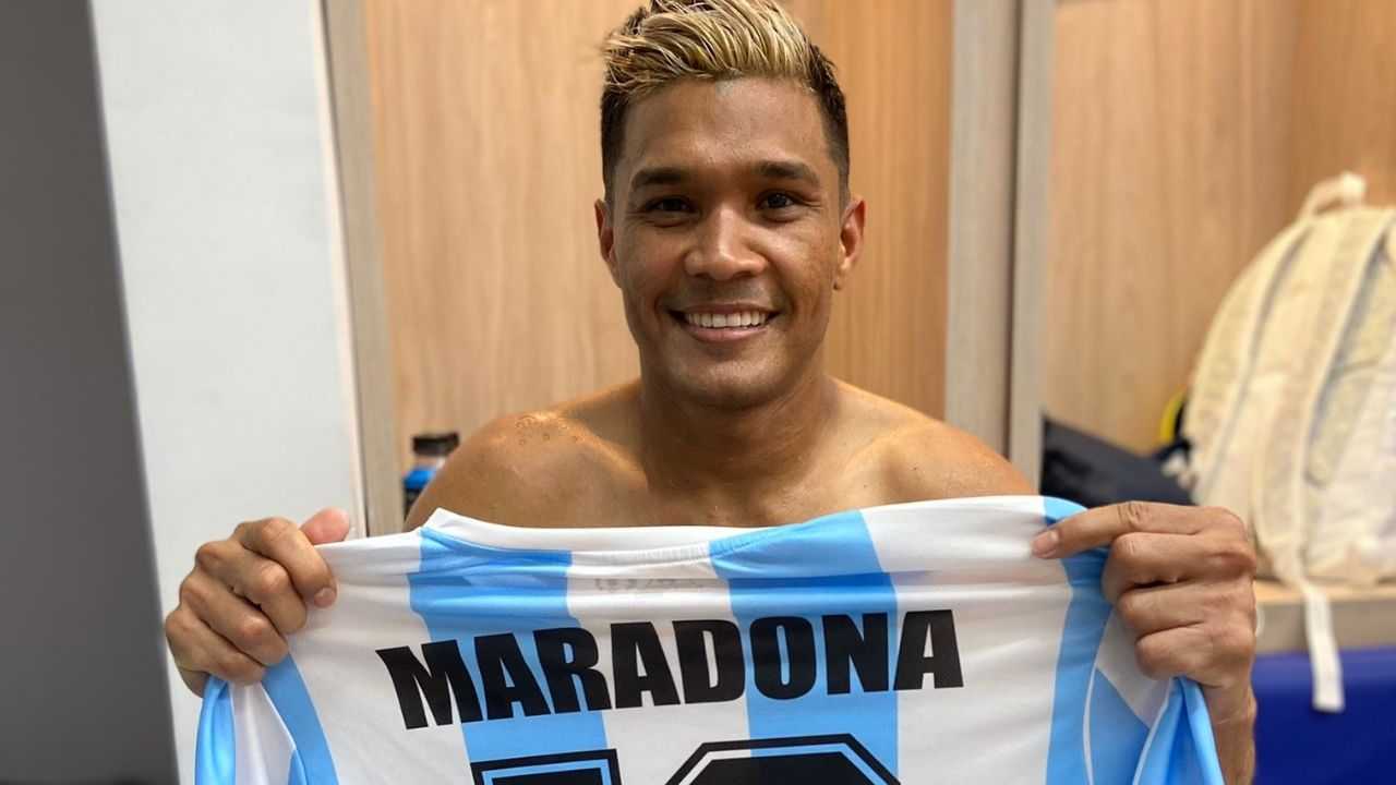 Teófilo Gutiérrez le dedicó el triunfo de Junior a Maradona
