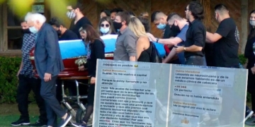 Las hijas de Maradona, el chat con los médicos y su molestia con Leopoldo Luque